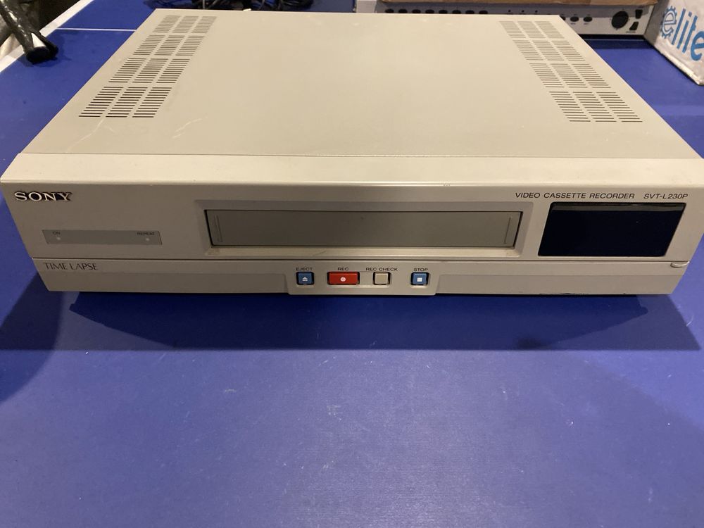 Gravador de Video Casete VHS SONY SVT-L230P