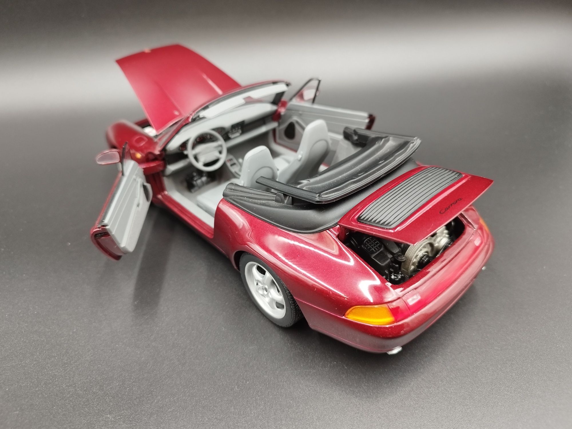 1:18 UT Models Porsche 911 (933) Carrera  model używany