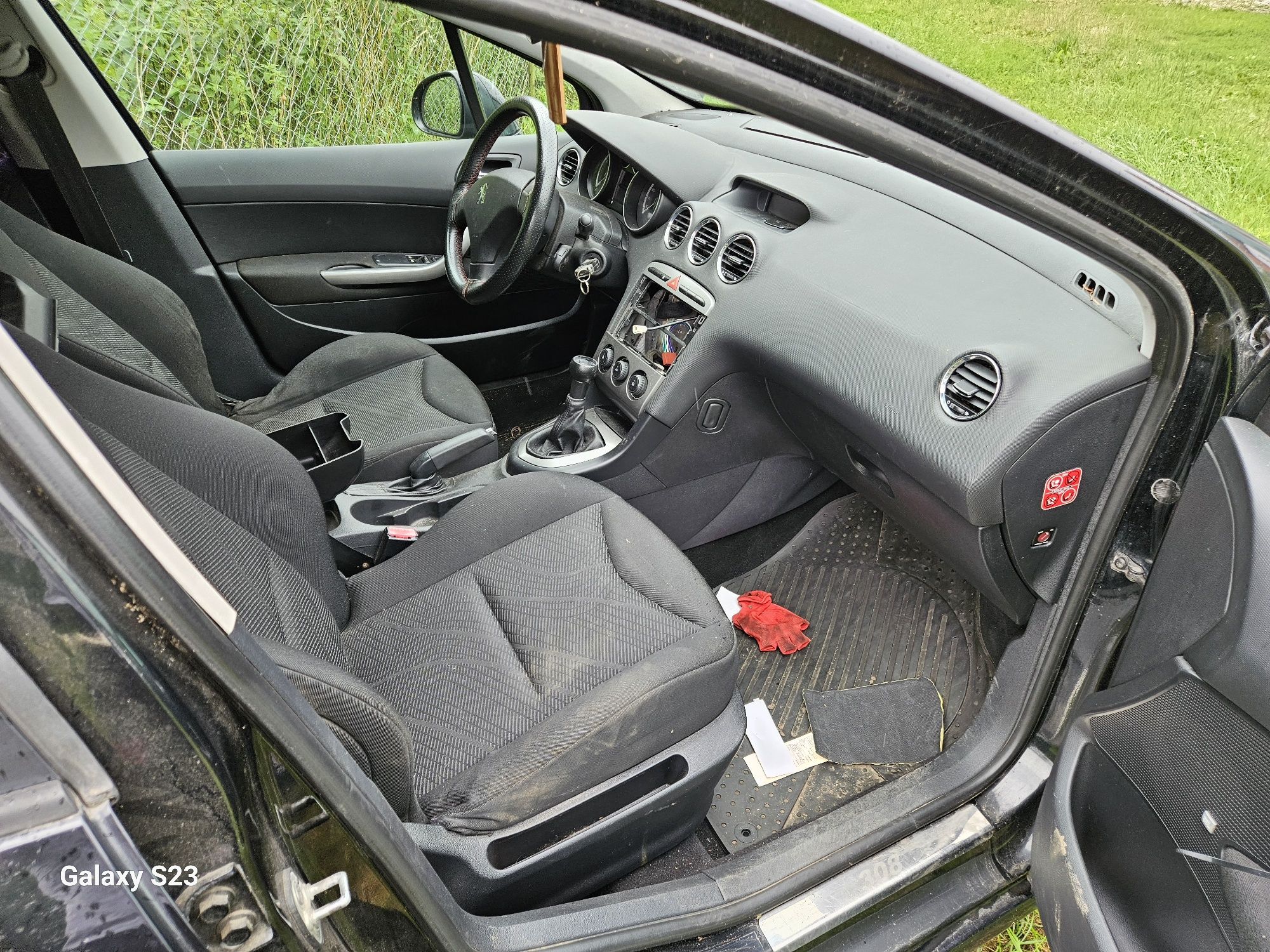 Cześć Peugeot 308.