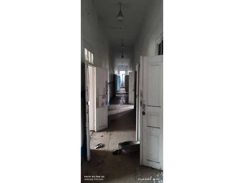 Адміністративна будівля, 977 кв. м, сел. Драбів, вул.Володимирська, 6