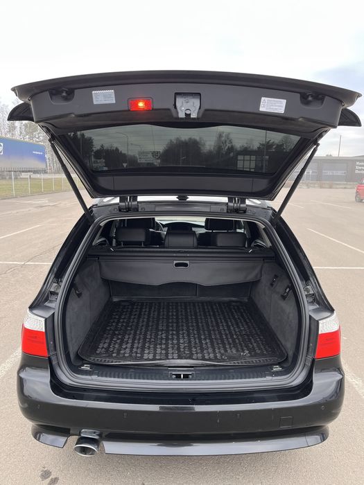 Продам BMW E61 TOURING 2010