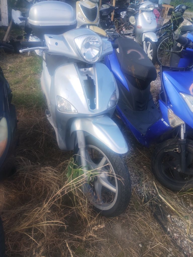 Piaggio liberty 50 logi koła silnik owiewki instalacja lampy