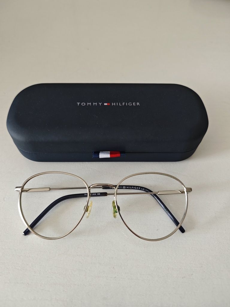 Armação Tommy Hilfiger