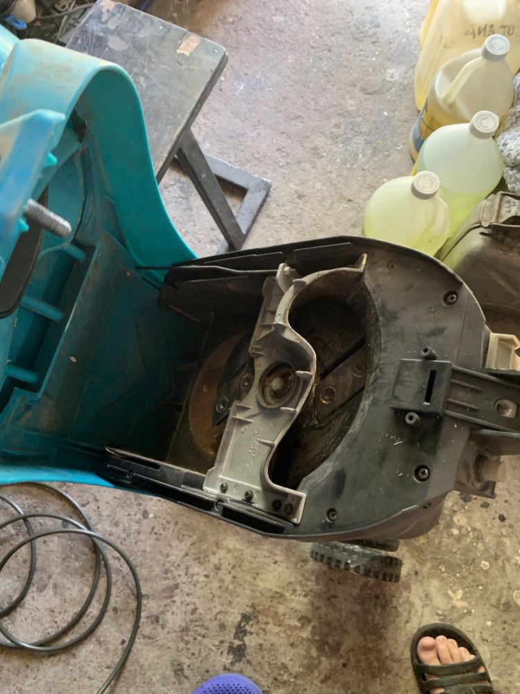 Подрібнювач садовий GS2400