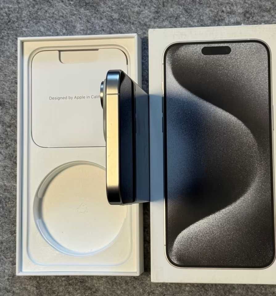 Do sprzedania mam mojego iPhone'a 15 Pro Max z 256 GB pamięci