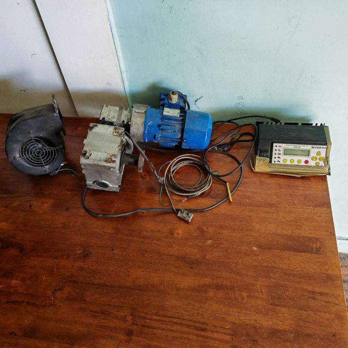 Piec Zębiec części używane.