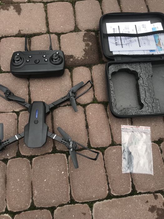 Дрон дитячий Е88