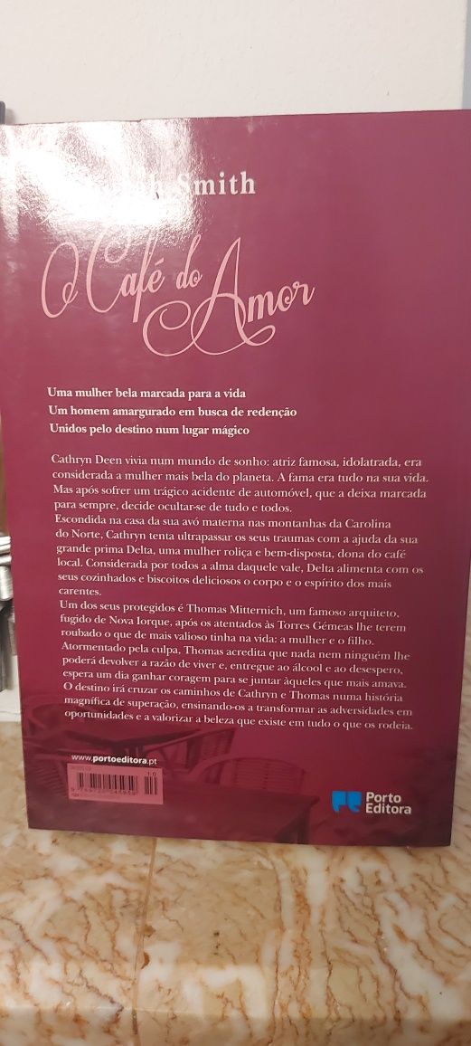 Livro o Café do Amor de Débora Smith