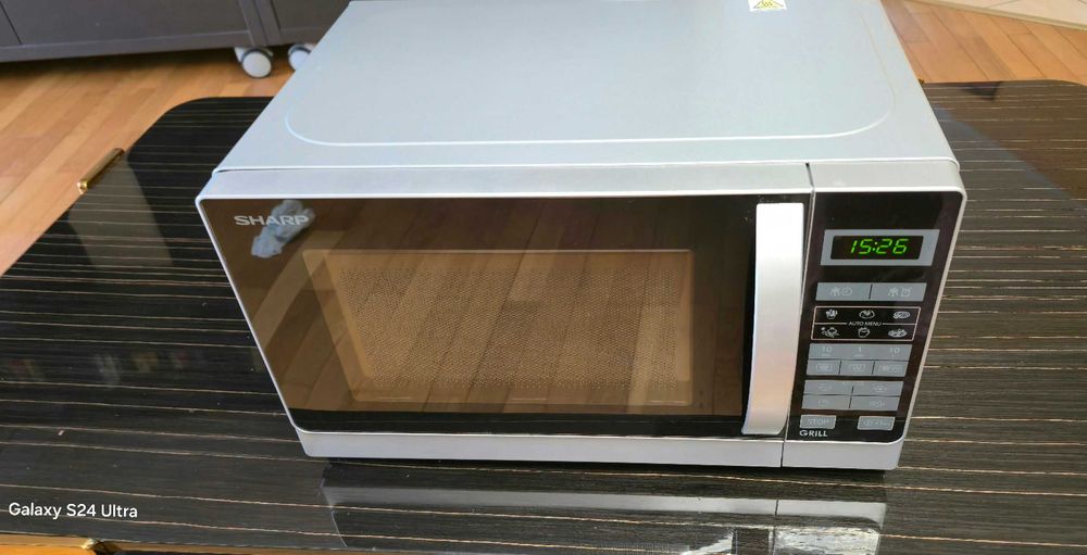 Kuchenka mikrofalowa Sharp 642 INW