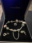 Pulseira Pandora + peças em excelente estado originais