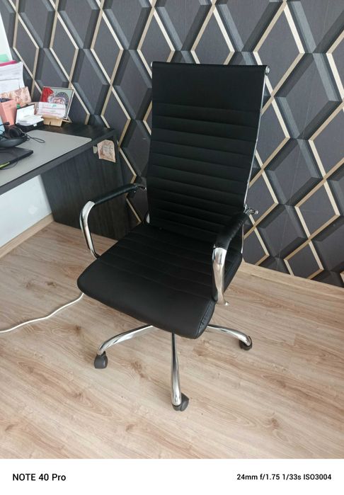 Sprzedam krzesło biurowe.