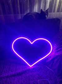 Neon ślubny serce