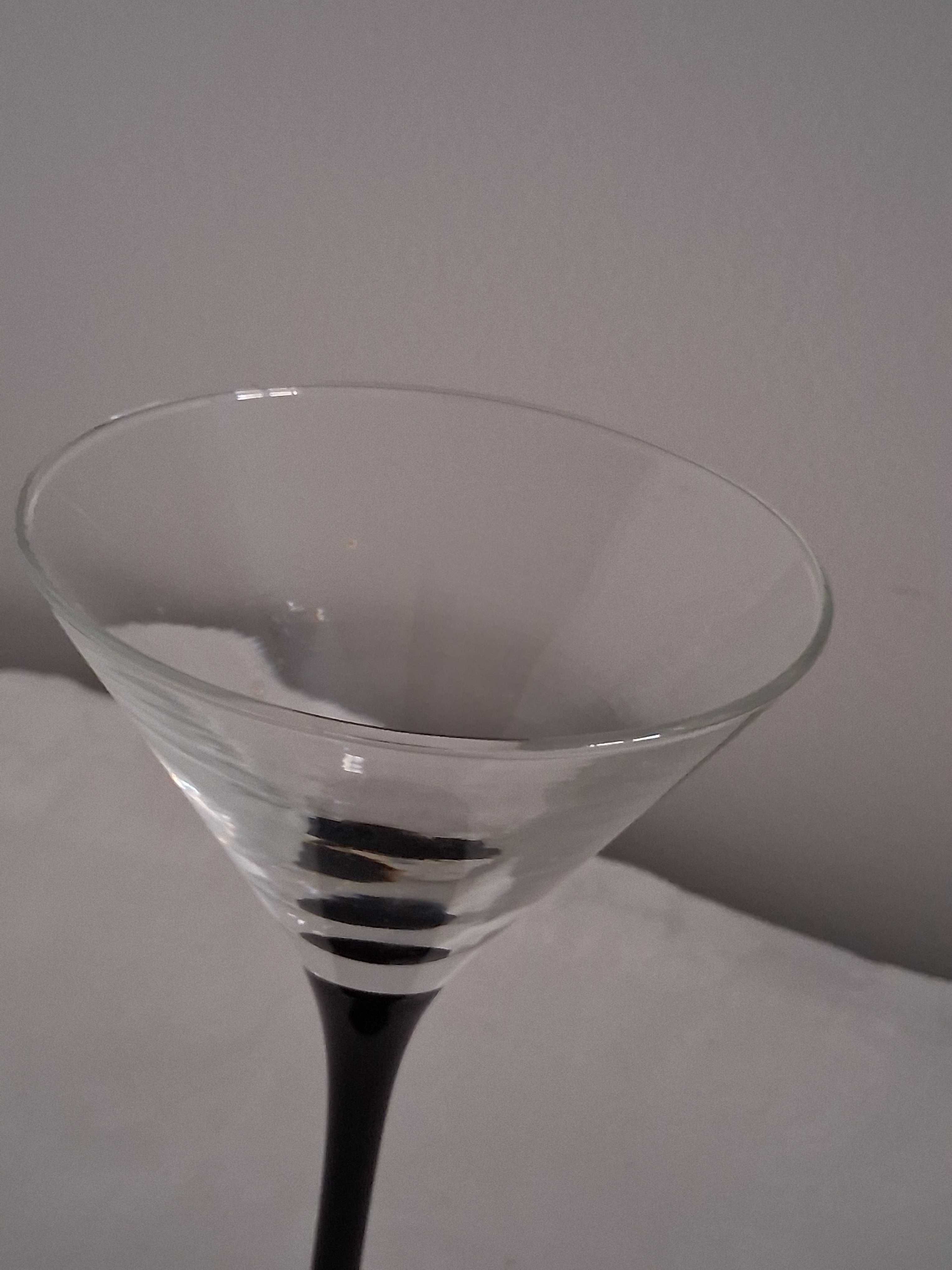 Copo de cocktail, com base e pé preto - Luminarc, França (Portes incl)