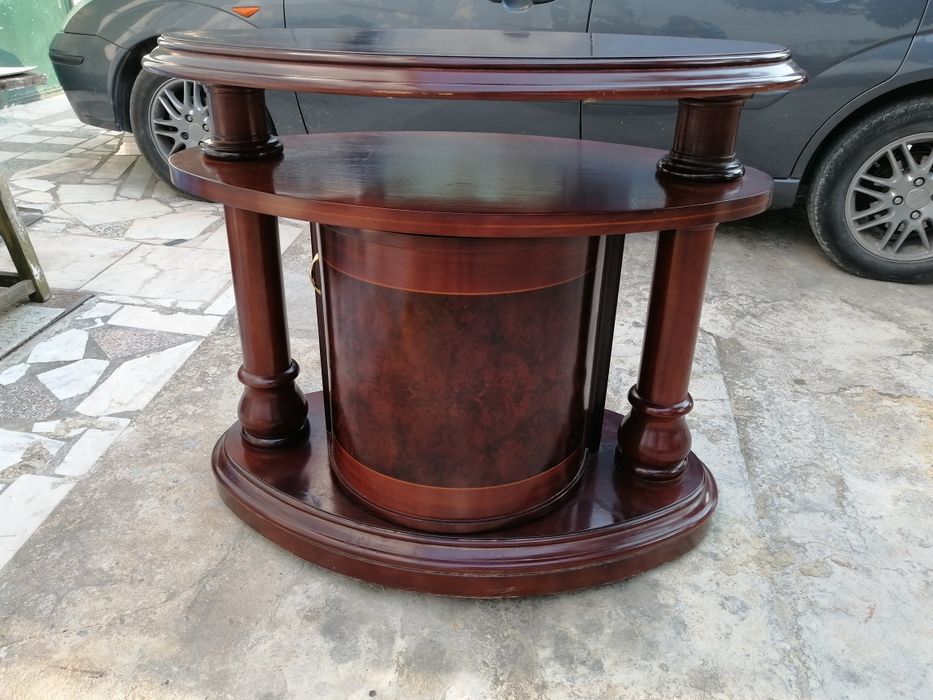 Bar de Sala em bom estado