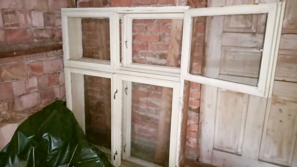 Вікно дерев'яне, самовивіз