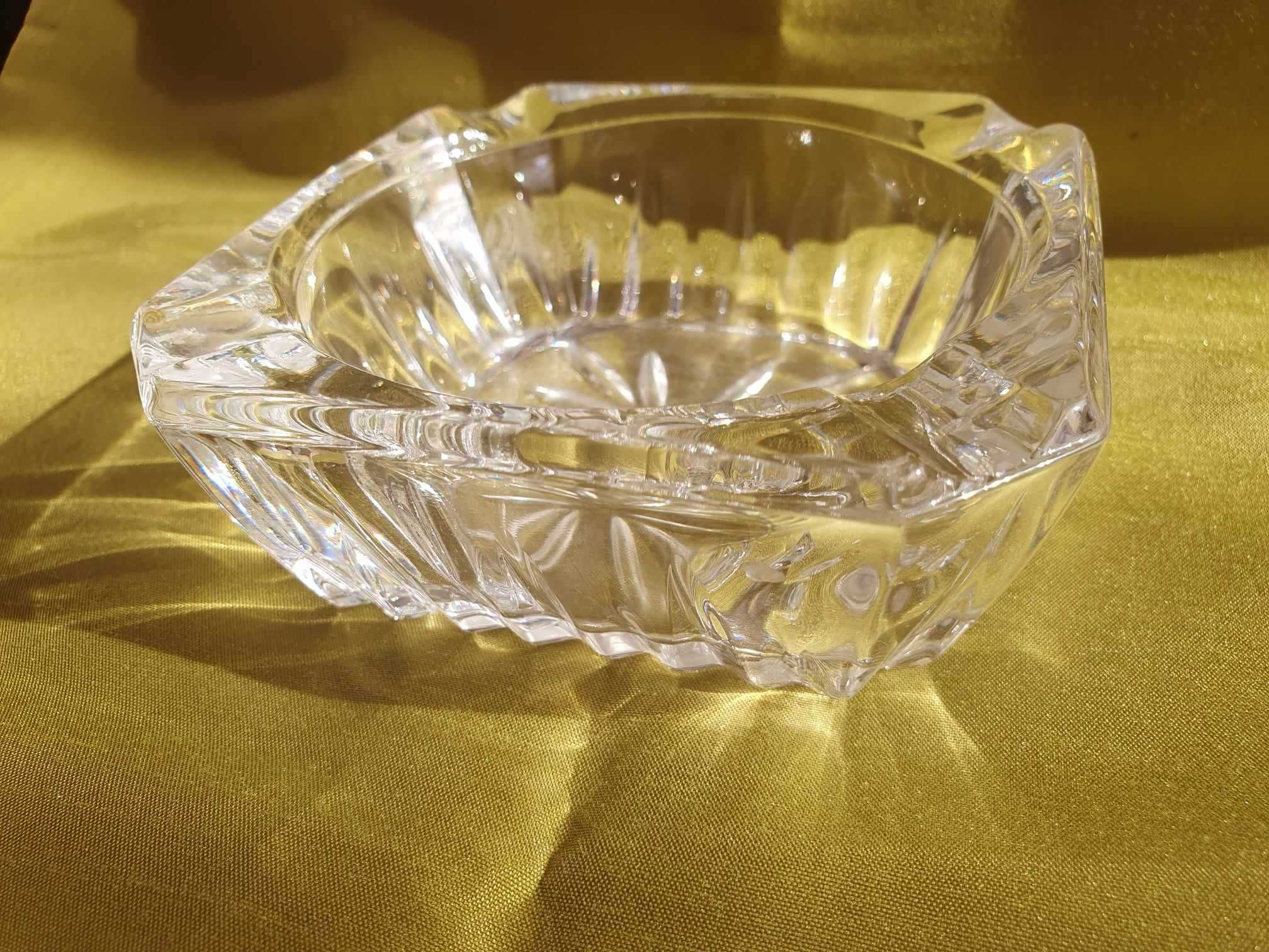2 Cinzeiros de cristal