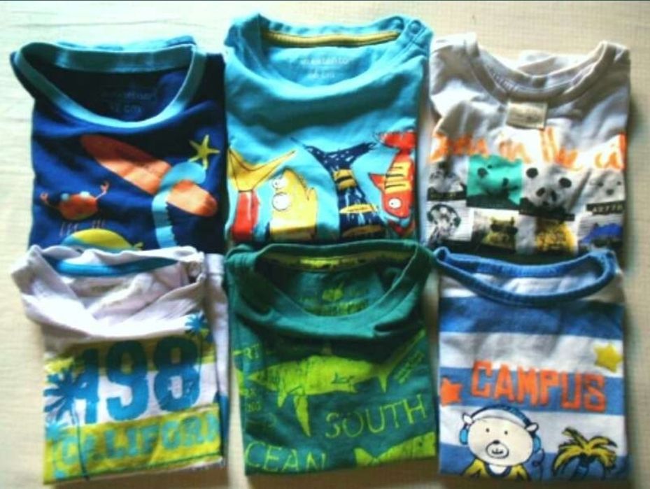 Calções e T-shirts