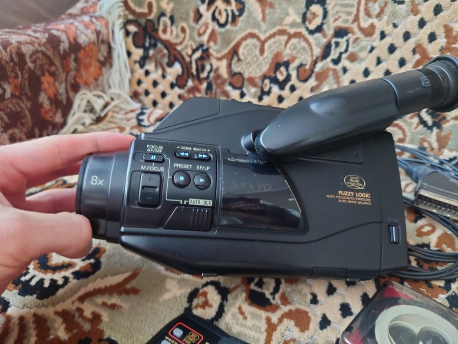 Вінтажна камера Sanyo VM-RZ1P, 8mm camcorder, made in Japan