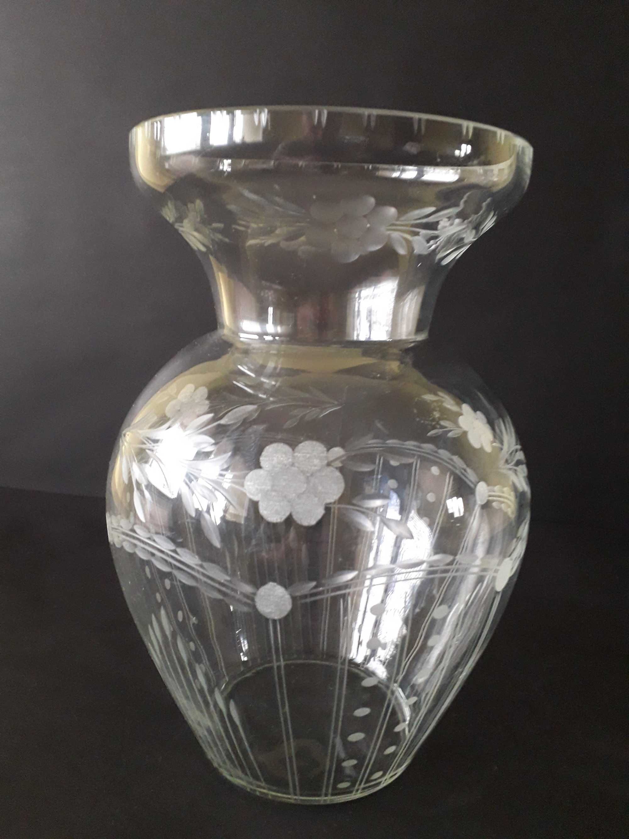 Szkło stare piękny duży ręcznie szlifowany wazon kolekcjonerski.