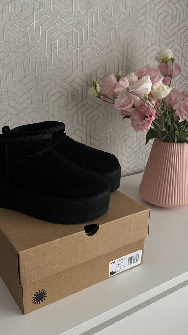 Черевики UGG - чорні/ 38 розмір