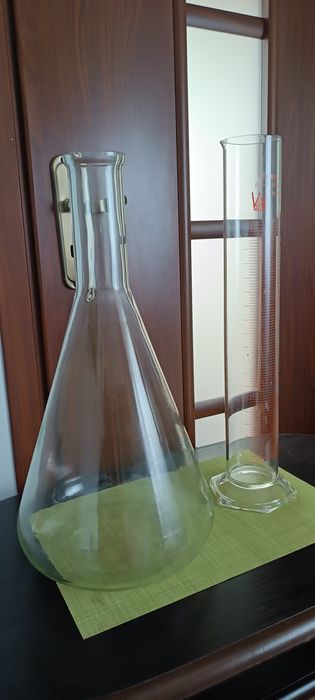 Szkło Laboratoryjne Termisil 2000 i 10000ml Menzura Kolba Stożkowa