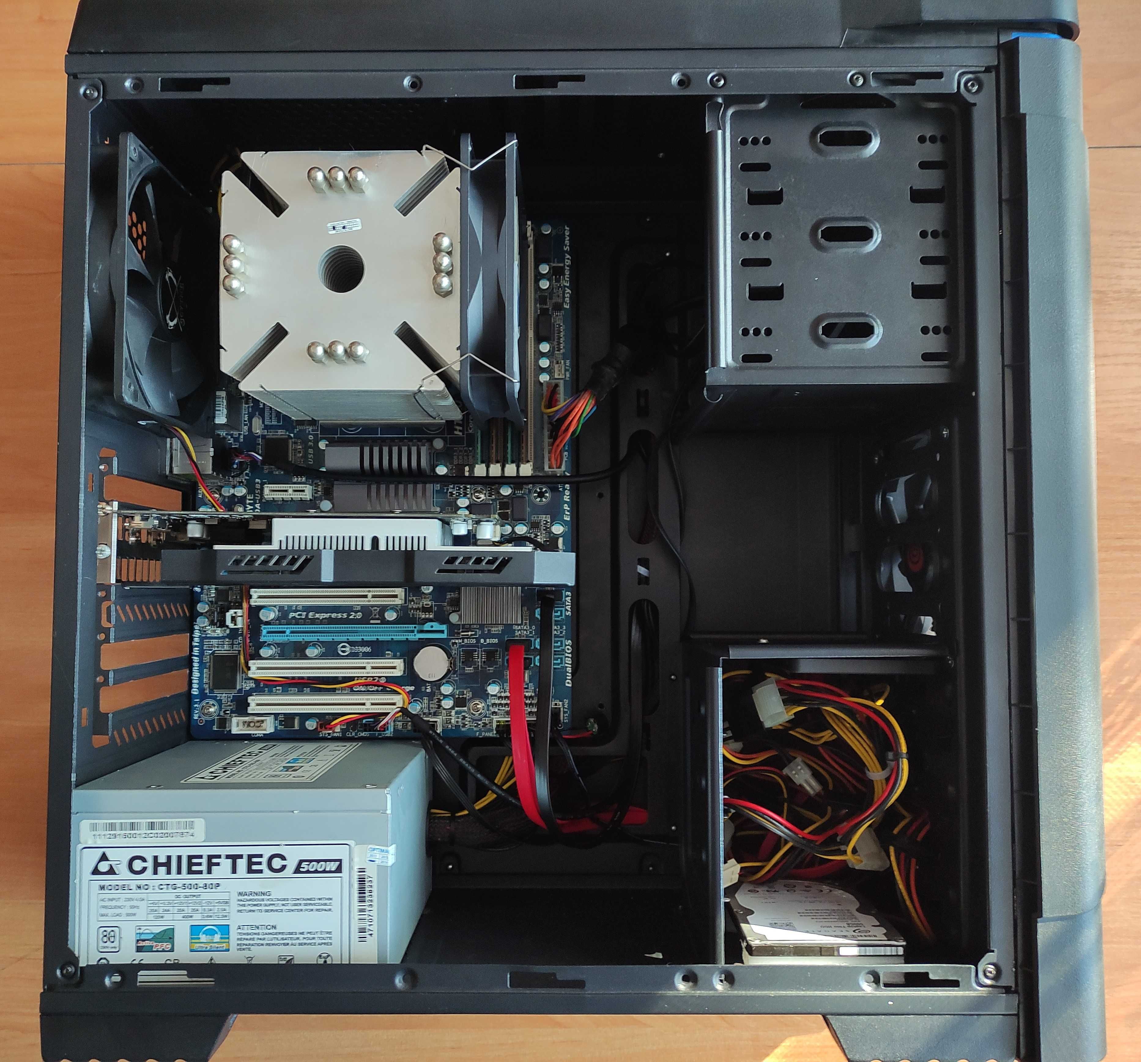 Komputer PC: procesor AMD FX-4300; grafika RX 560; 16GB RAM; SSD