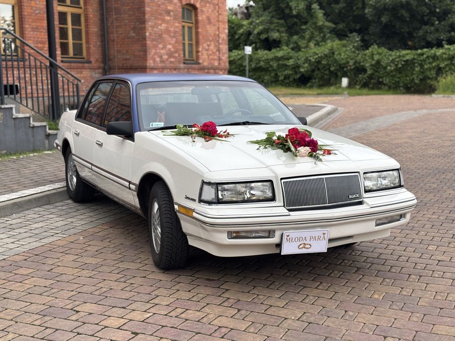 Wynajem auta na ślub Buick Skylark / Range Rover