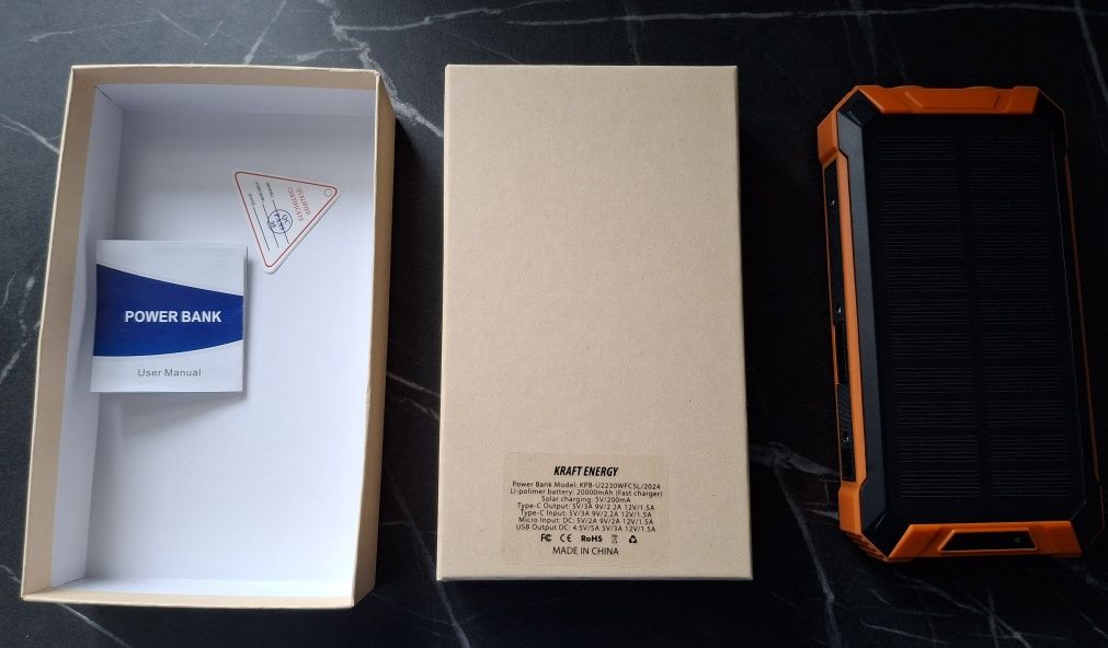 Повербанк на сонячній батареї 20000MAH Powerbank 4 кабелі USB