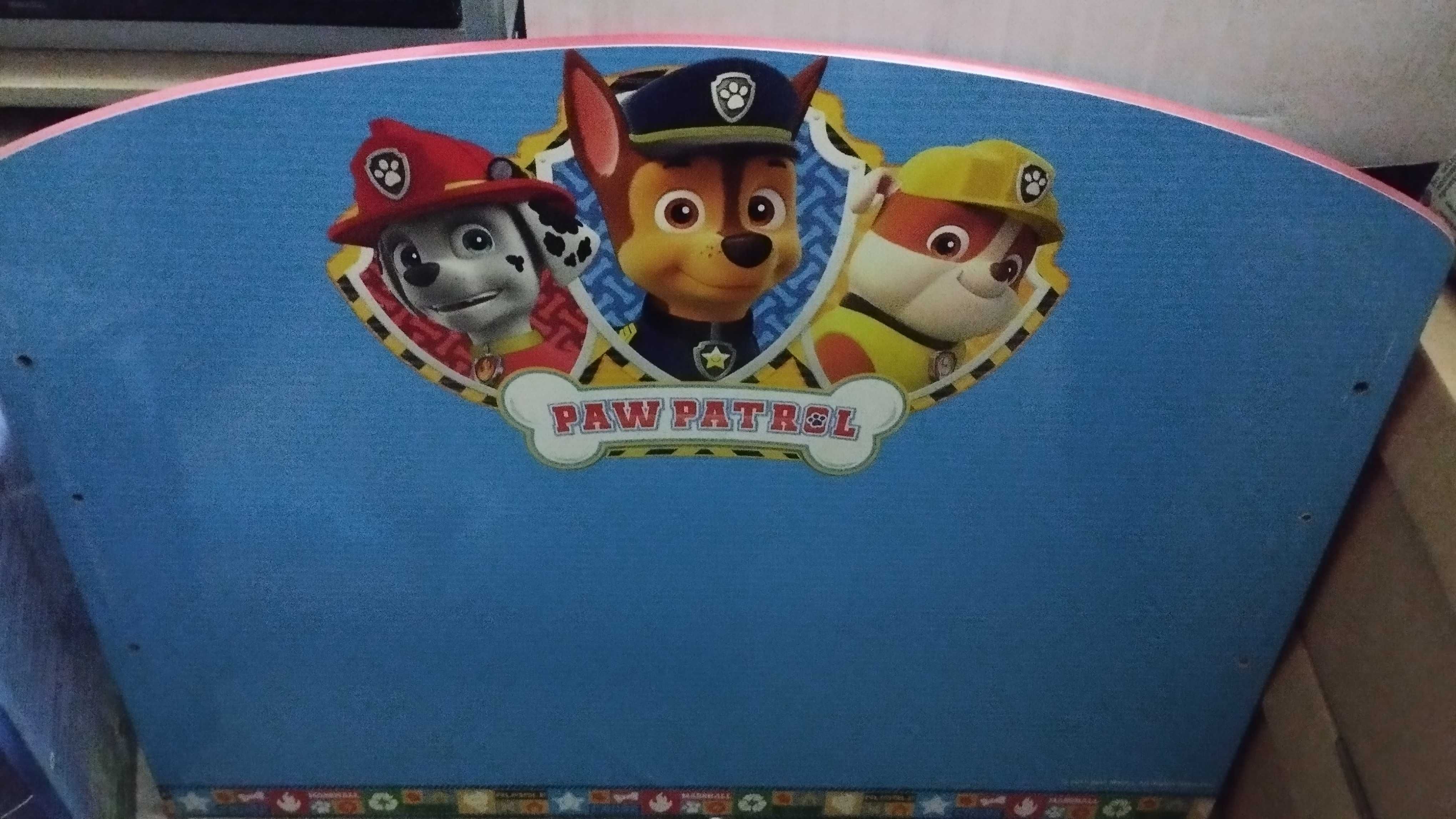 Vendo cama patrulha pata com mesa de cabeceira e luz de presença