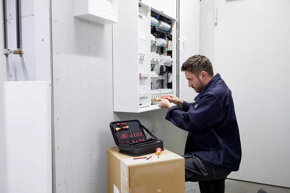 Zestaw Narzędzi Wiha Slim Vario 43465