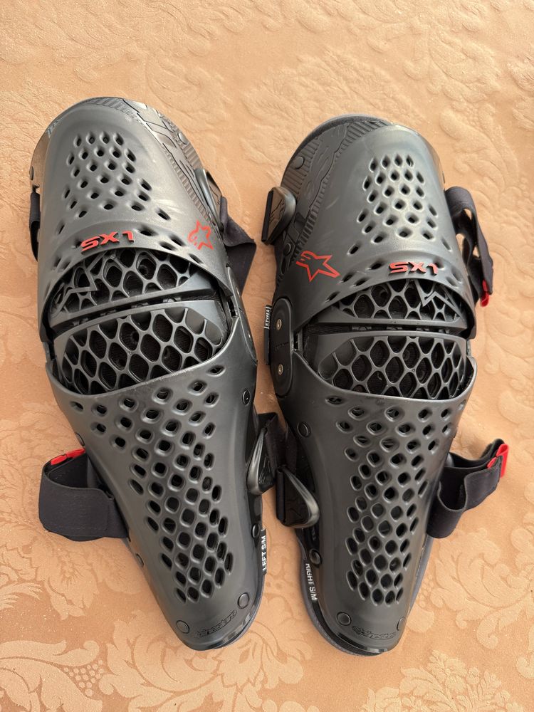 Joelheiras Alpinestars SX-1