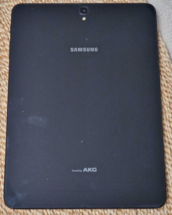 Tablet Samsung Galaxy Tab S3 9,7" SM-T825 9,7" 4/32GB Wi-Fi LTE rysik
