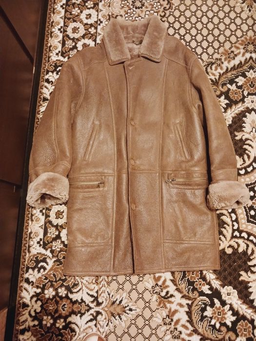 Продам мужскую натуральную дублёнку .