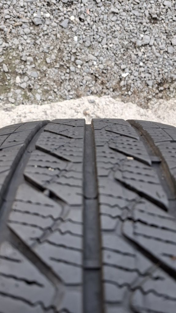 Goodyear 235/65 R16 C 4Seasons