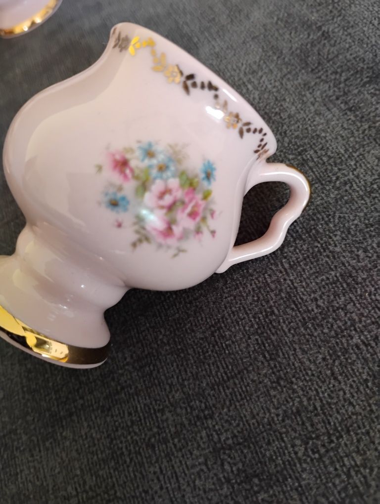 6 kieliszków różowa porcelana