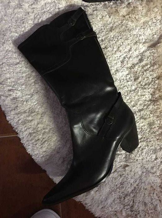 Botas em pele verdadeira novas