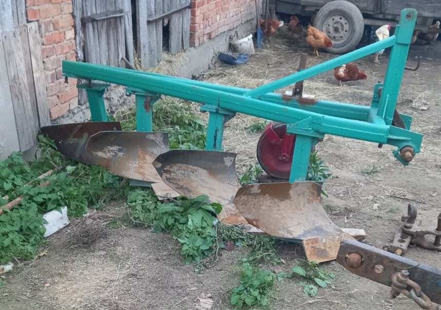 Плуг BOMET 4-x.          .