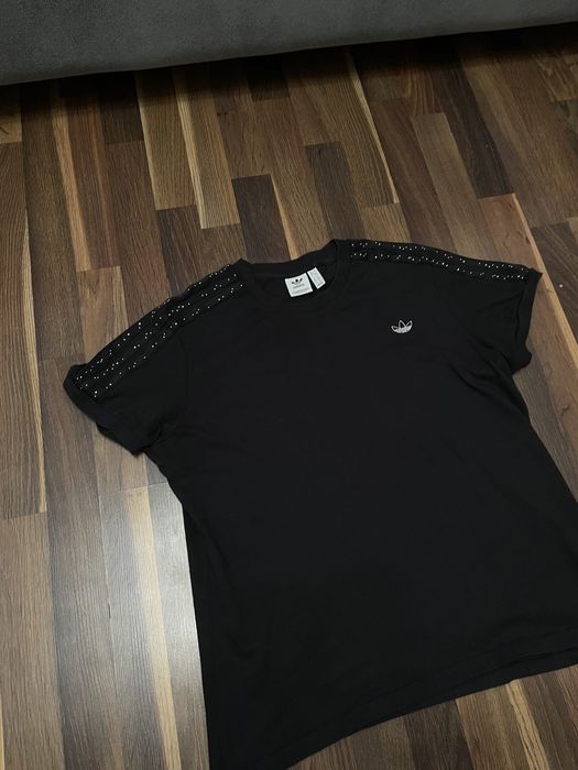 Футболка бренду adidas