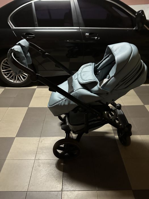 Продам детскую коляску