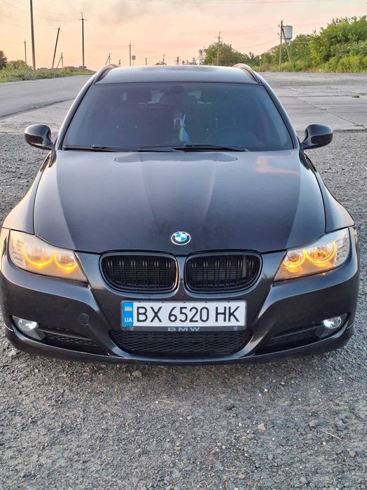 BMW 318D 8500 $    .