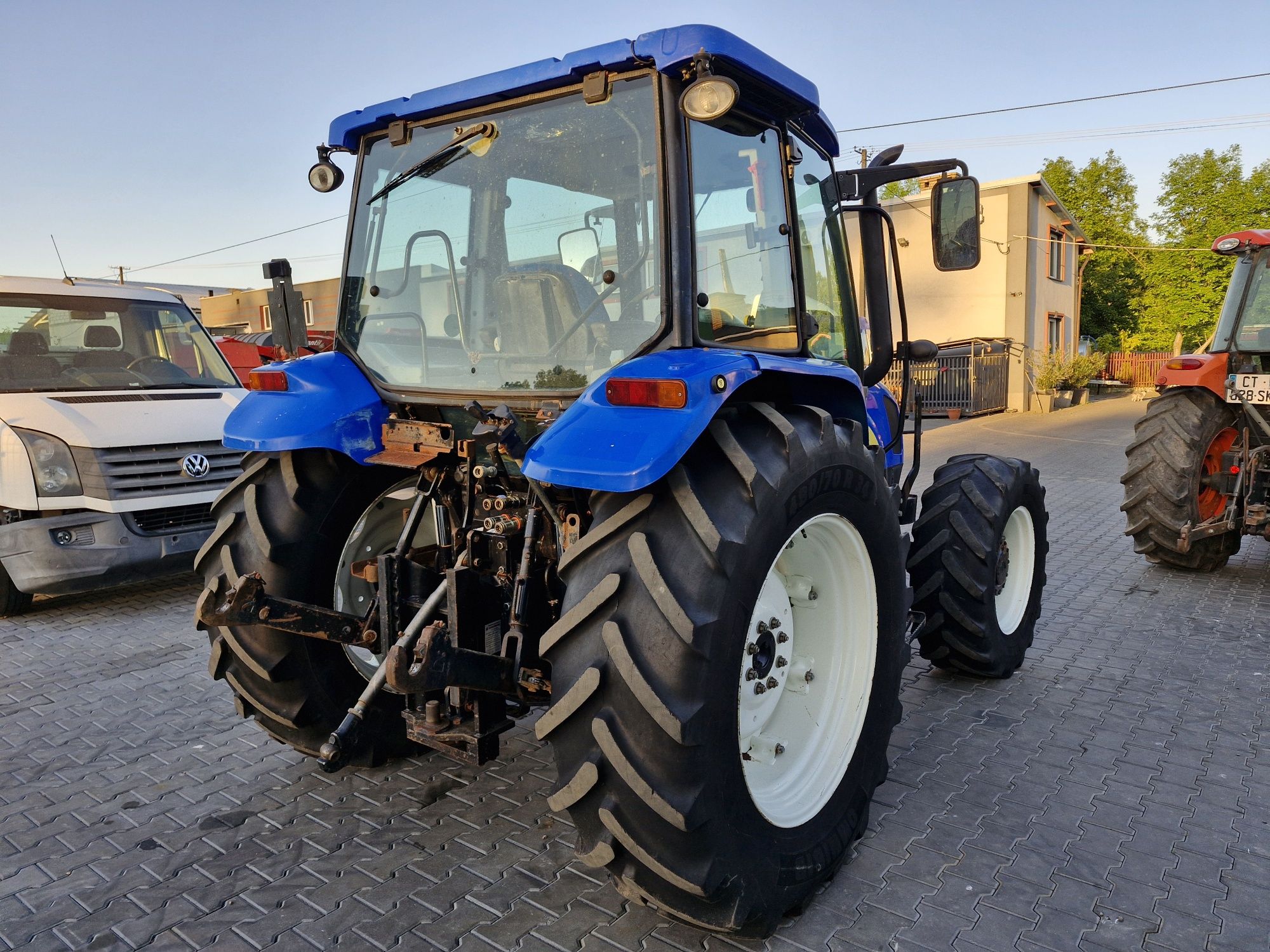 Ciągnik rolniczy New Holland T5060 z 2014 roku Klimatyzacja