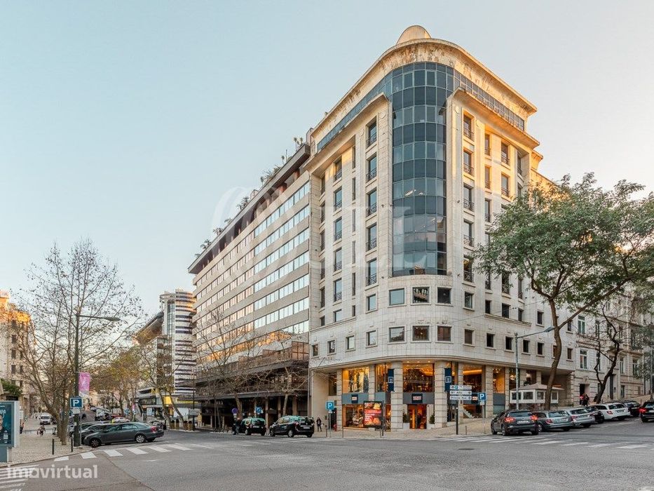 Estacionamento junto à Avenida da Liberdade, em Lisboa