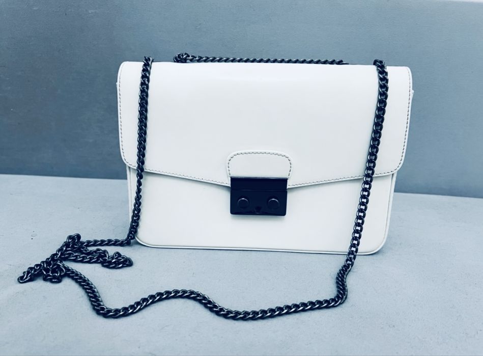 Белая сумка на плече кроссбоди клатч gucci кожа