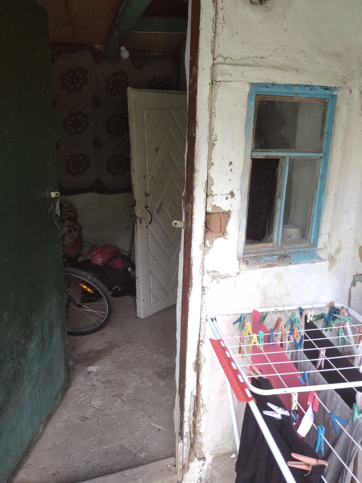 Продається будинок в містечку біля Сатанова,  село Юринці Шевченка 25.