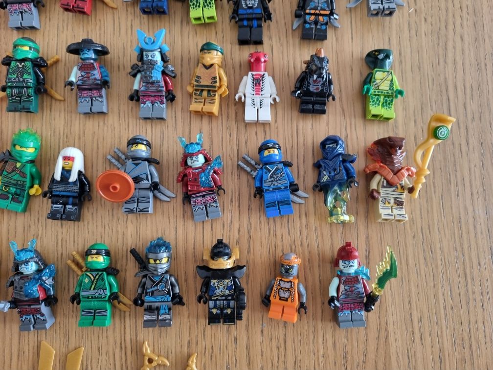 Figurki ninjago, wężony