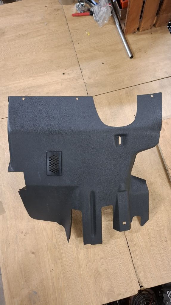 Osłona na nogi pod kierownice Bmw e30