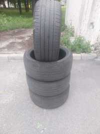 Продам комплект шин 245/40 r19