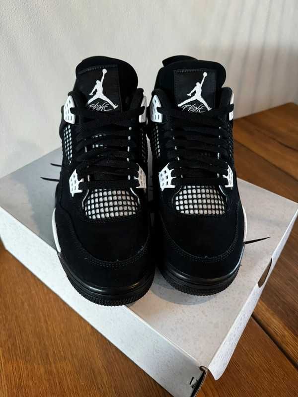 Jordan 4 Retro White Thunder Rozmiar 41