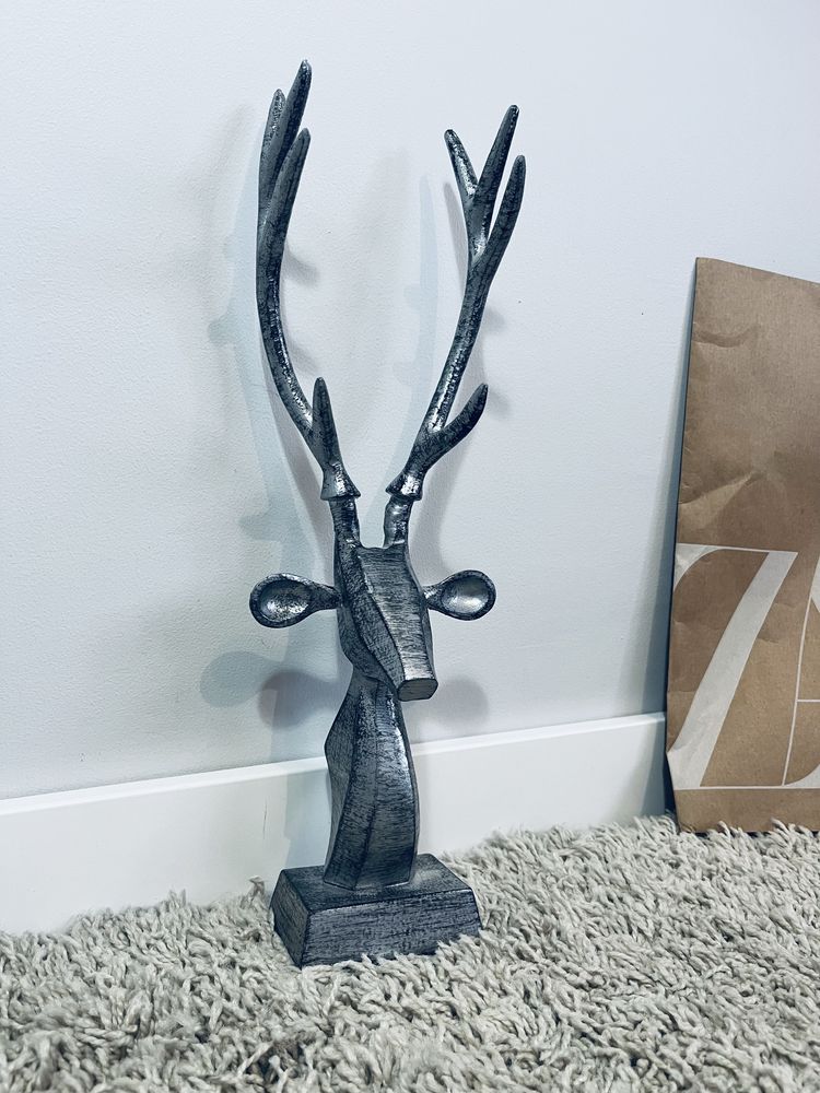 Srebrny jelen metalowy posag figurka z rogami metalowy srebrny