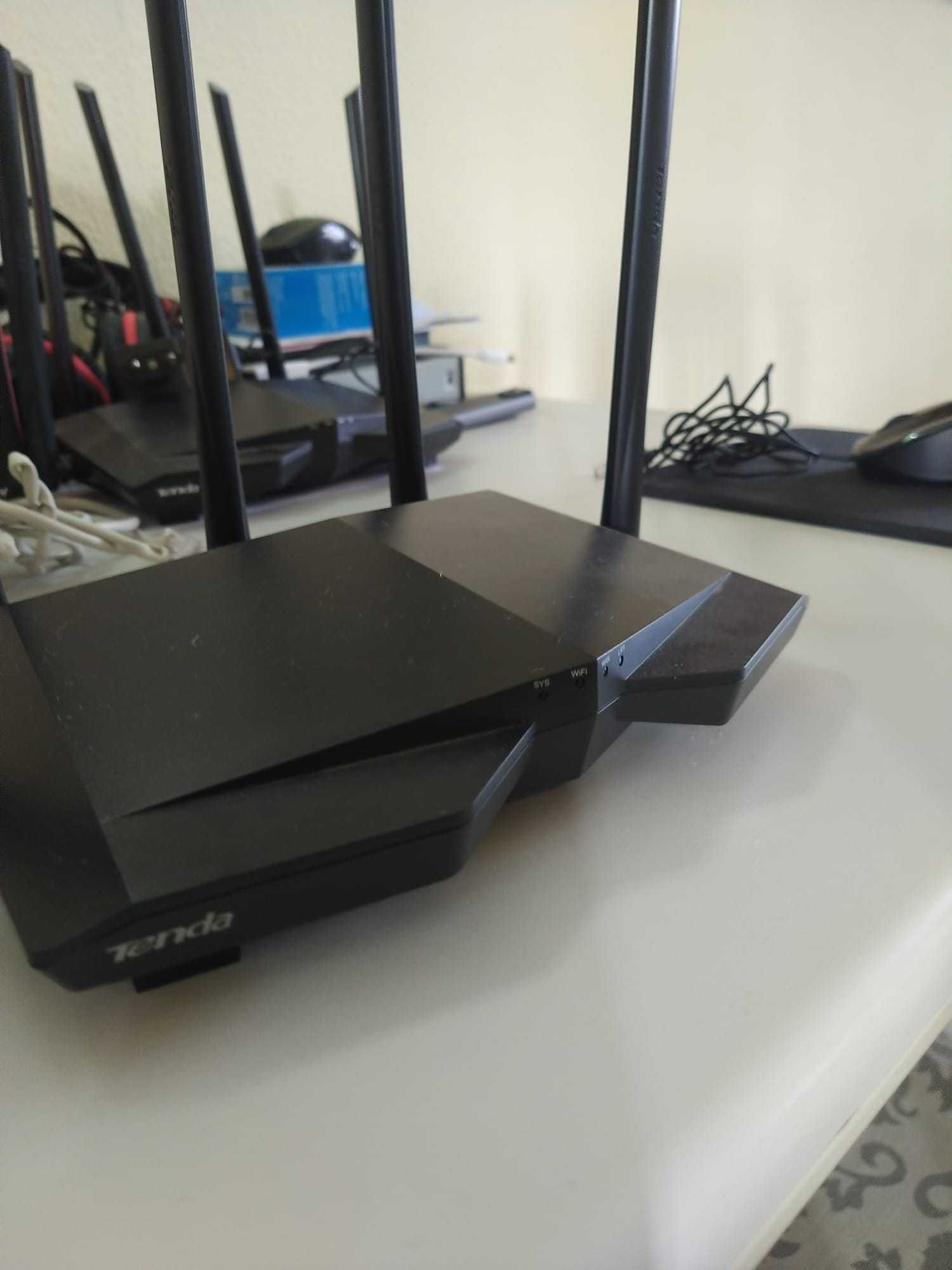 Router tenda com cabo de rede e wireless